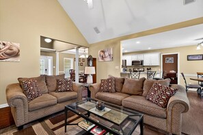 Living area - Exclusive Buckner retreat w/ theater & game room! (Buckner)