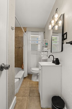 Hair dryer, towels, soap, toilet paper - Private Duplex • Sleeps 8 • 2 Full Units
• Near Midtown • Pet Friendly (Memphis)