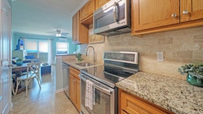 Apartment (1 Bedroom) | Interior - Ocean View Efficiency by Avantstay Walk to Beach + Boardwalk + Golf Cart Zone 2 Pools + Pickleball Access (Port Aransas)