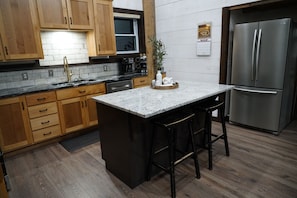 Geladeira, micro-ondas, fogão, cooktop