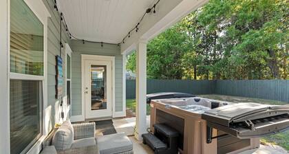 Central Pines by Avantstay 30A Wooded Retreat Hot Tub + Private Yard Near Beaches