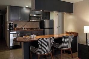 Private kitchen - Cozy 1-bedroom condo with AC in fabulous Oranjestad (Oranjestad)