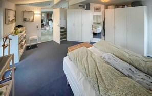 2 bedrooms, travel cot