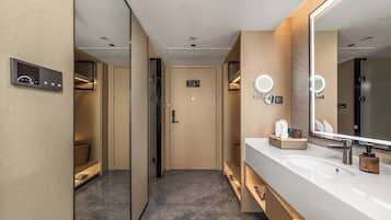 Comfort Twin Room | Bathroom | Free toiletries, hair dryer, slippers, towels