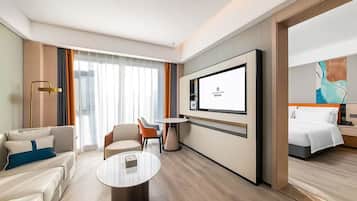Superior Suite | Blackout curtains, iron/ironing board