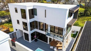 House (3 Bedrooms) | Interior - Sunrise in the City by Avantstay Private Plunge Pool + Outdoor Kitchen and Dining Minutes to Downtown (Nashville)