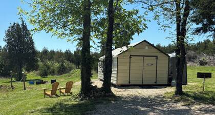Cozy 1-bedroom cabin in wonderful Leadwood with AC