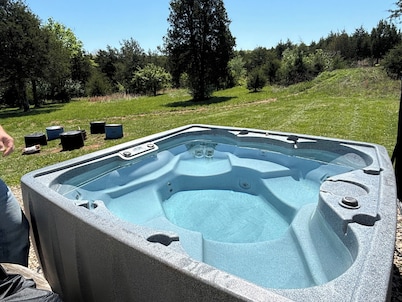 Cozy 1-bedroom cabin in wonderful Leadwood with AC