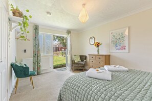 2 habitaciones, cuna de viaje, internet y ropa de cama 