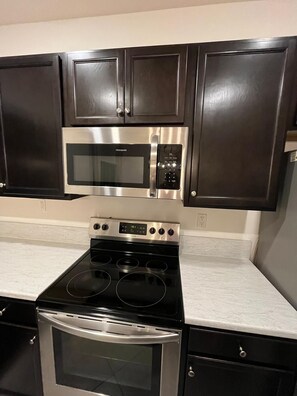 Private kitchen - sweet downtown doral 1bedrom queen with ac (Doral)