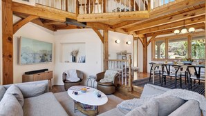 House (4 Bedrooms) | Interior - Timber & Rock Retreat by Avantstay Hot Tub + Outdoor Dining + Firepit Near Bell Rock Trails (Sedona)