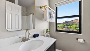 House (4 Bedrooms) | Interior - Timber & Rock Retreat by Avantstay Hot Tub + Outdoor Dining + Firepit Near Bell Rock Trails (Sedona)