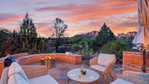 Timber & Rock Retreat by Avantstay Private Hot Tub Outdoor Dining Firepit Near Bell Rock