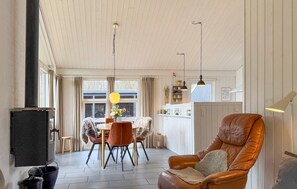 TV - Awesome home in Oksbøl with sauna (Oksbøl)