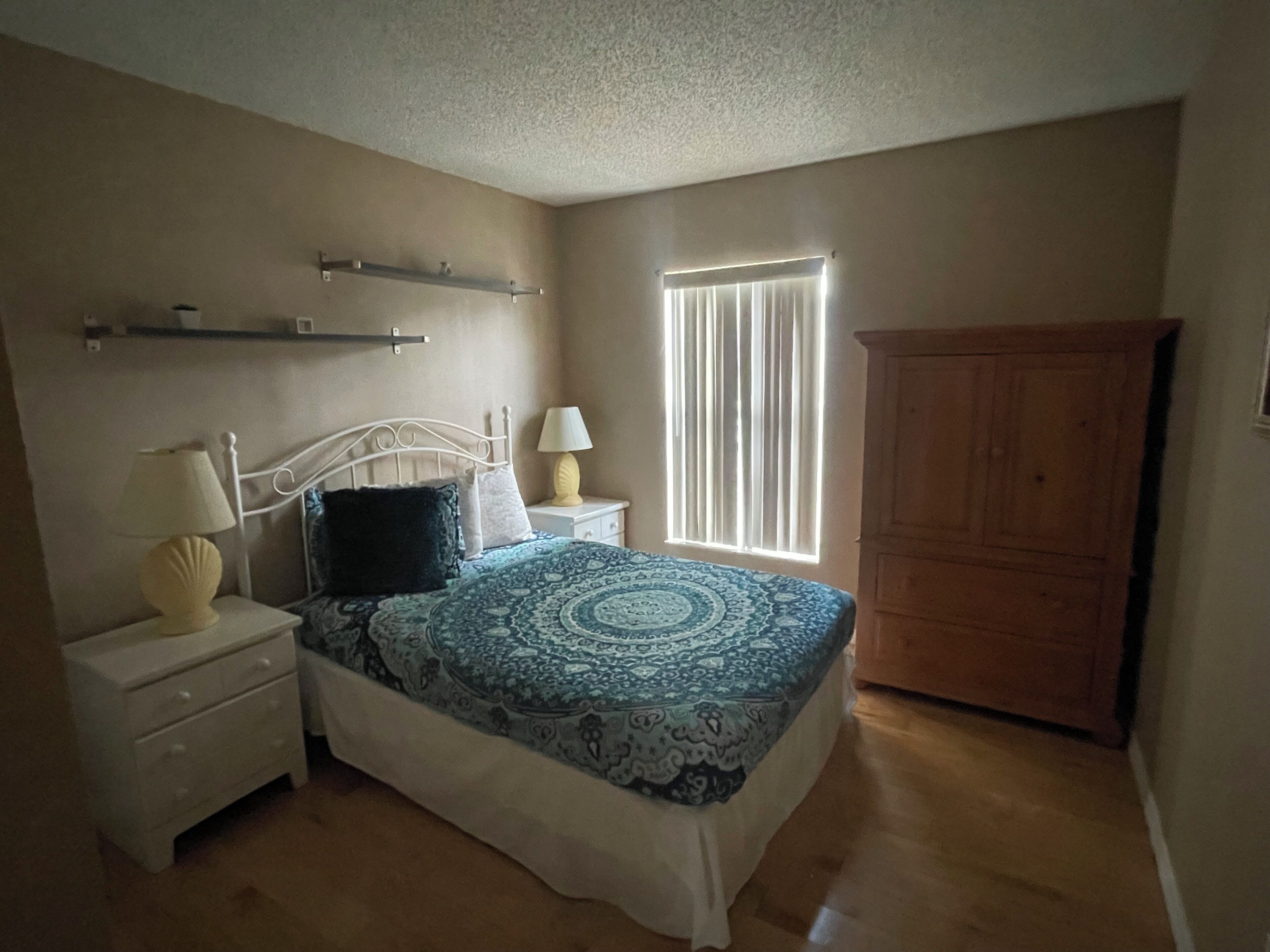 3 bedrooms, travel cot, free WiFi, bed sheets