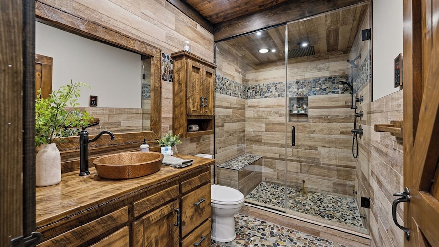 Sunbird Lodge by Avantstay Gated Community + Indoor Pool Access + Fitness Center + Tennis Court