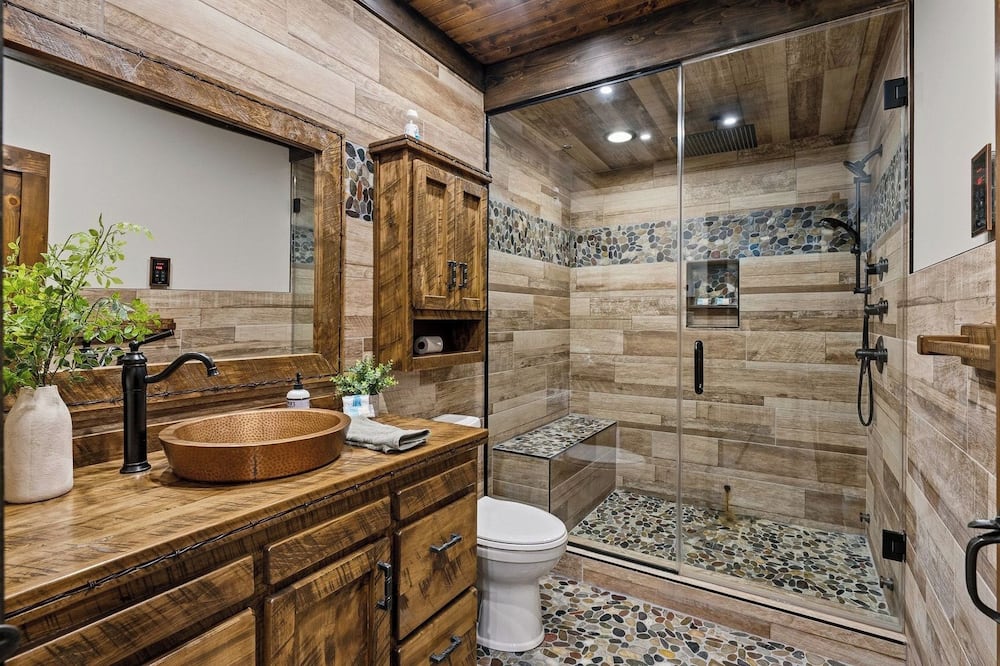 Sunbird Lodge by Avantstay Gated Community + Indoor Pool Access + Fitness Center + Tennis Court - Camelback Mountain, PA