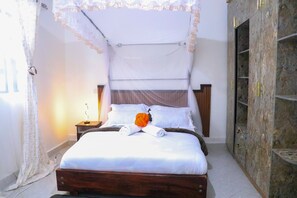 2 bedrooms, iron/ironing board, WiFi, bed sheets