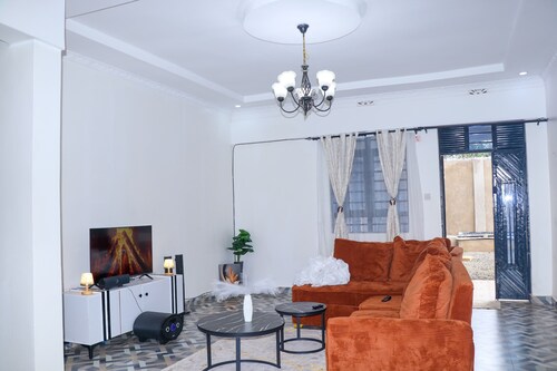 Els - Homes, Home away from Home 2 mins  walk from Bungoma town