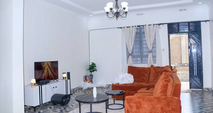Els - Homes, Home away from Home 2 mins walk from Bungoma town