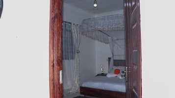 2 habitaciones, tabla de planchar con plancha, wifi y ropa de cama