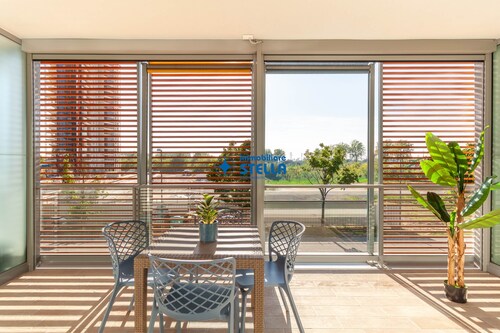 Isola Blu [modern residence with swimming pool]