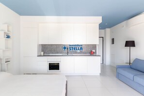 Room - Isola Blu [modern residence with swimming pool] (Jesolo)