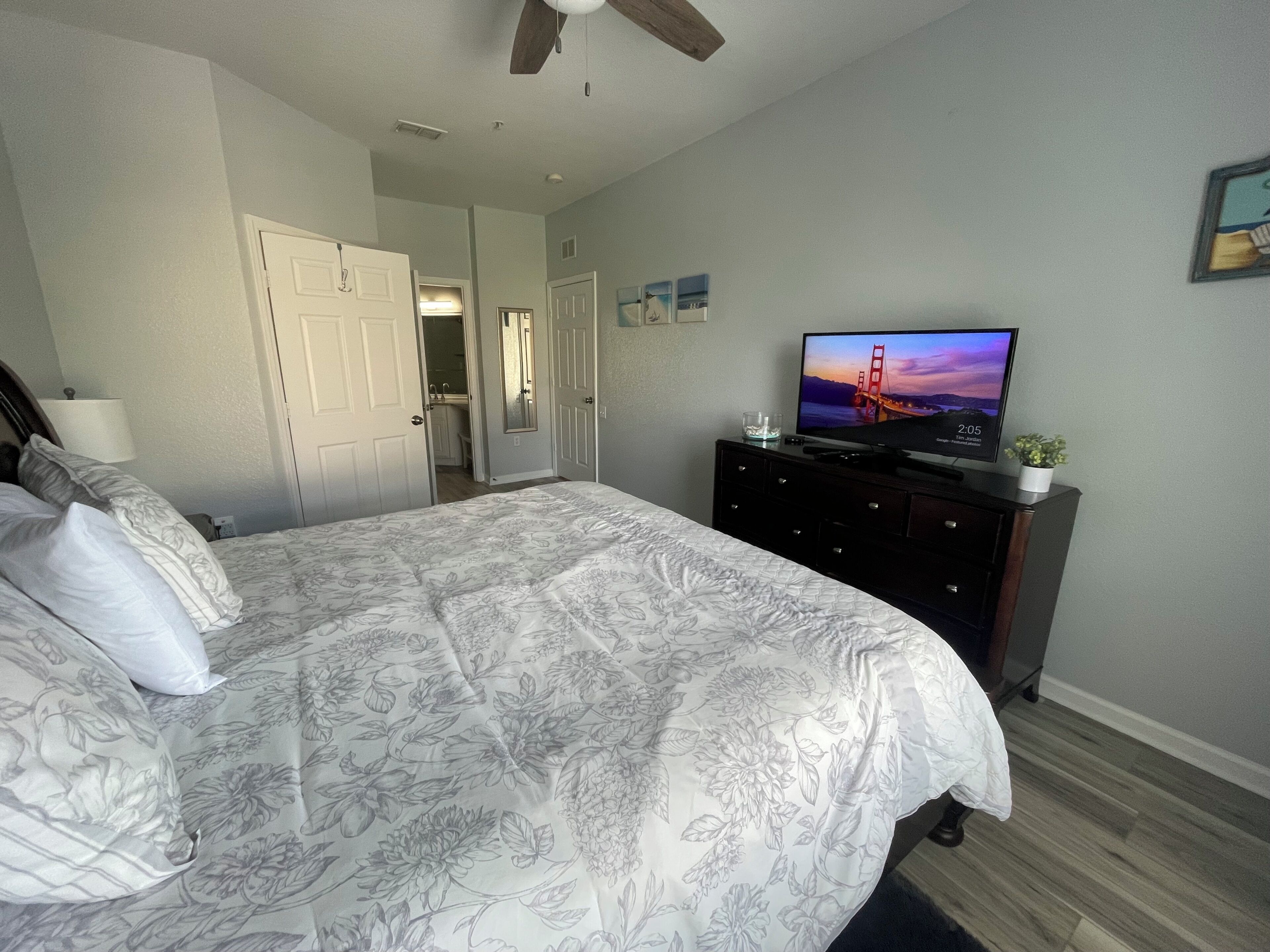 3 bedrooms, iron/ironing board, travel cot, free WiFi