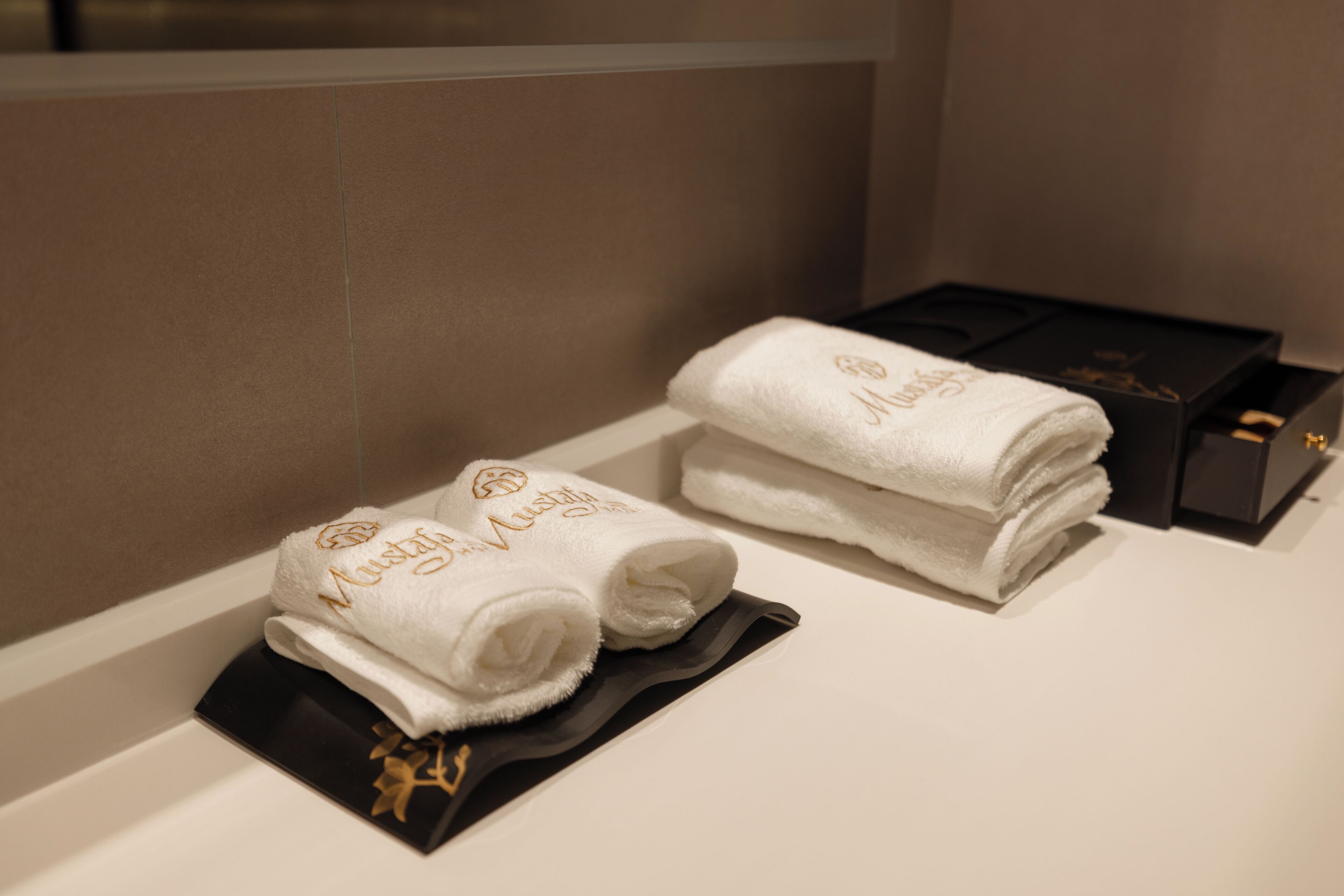 Double or Twin Room, Balcony, City View | Bathroom amenities