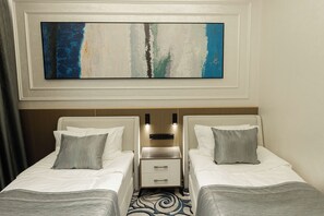 Kahden hengen huone (yksi tai kaksi sänkyä), parveke, kaupunkinäköala