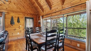 House (2 Bedrooms) | Interior - Sónyah's Cabin by Avantstay Hot Tub + Deck + Firepit + Mountain Views Mins to Downtown (Townsend)