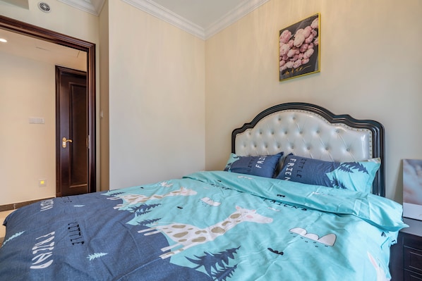 3 bedrooms, internet, bed sheets