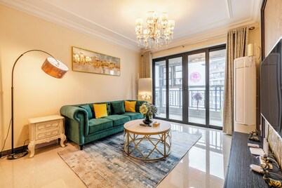Charming 3-bedroom apartment with AC in vibrant local life Xi'an