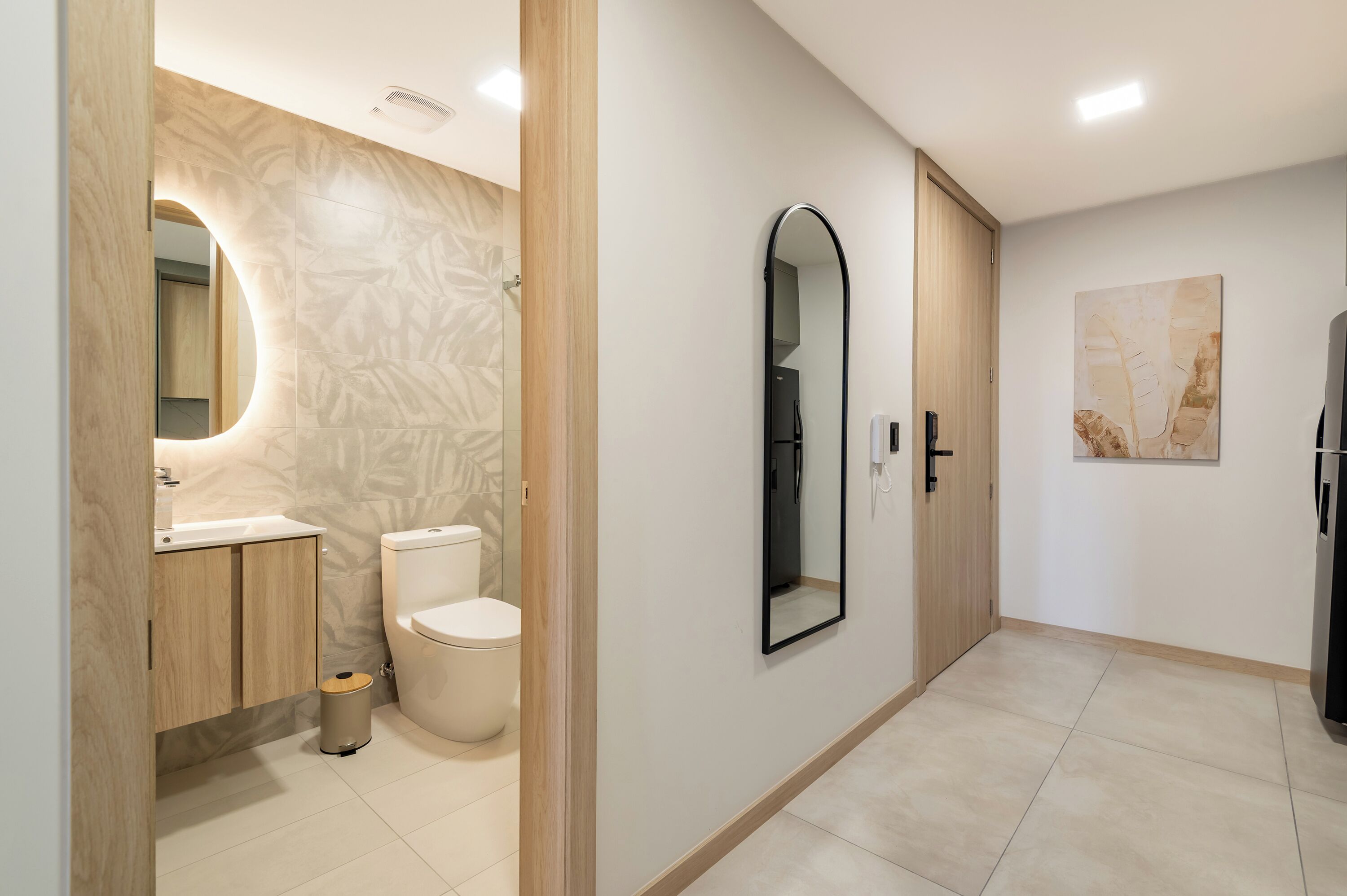 Studio, Pool Access (401) | Bathroom