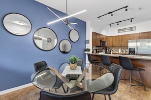 Deluxe Condo, 2 Bedrooms, Kitchen, Courtyard Area | In-room dining - Playa del Sol Suite 435 (Kelowna)