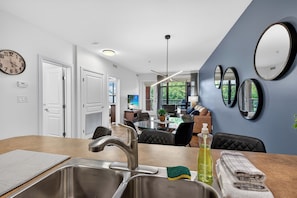 Interior - Playa del Sol Suite 435 (Kelowna)