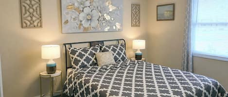 2 bedrooms, desk, iron/ironing board, WiFi