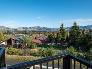 Property grounds - Jacks Lodge - Hanmer Springs Townhouse (Hanmer Springs)