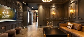Moonshy Villa