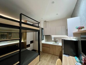 Caja de seguridad en la habitación, escritorio y wifi gratis 