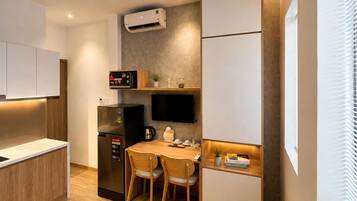 Deluxe Apartment, City View | In-room safe, desk, WiFi (free)