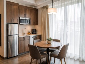 Room | Dining - The Linden (Toronto)