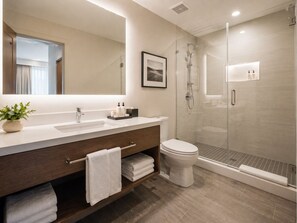 Room | Bathroom - The Linden (Toronto)