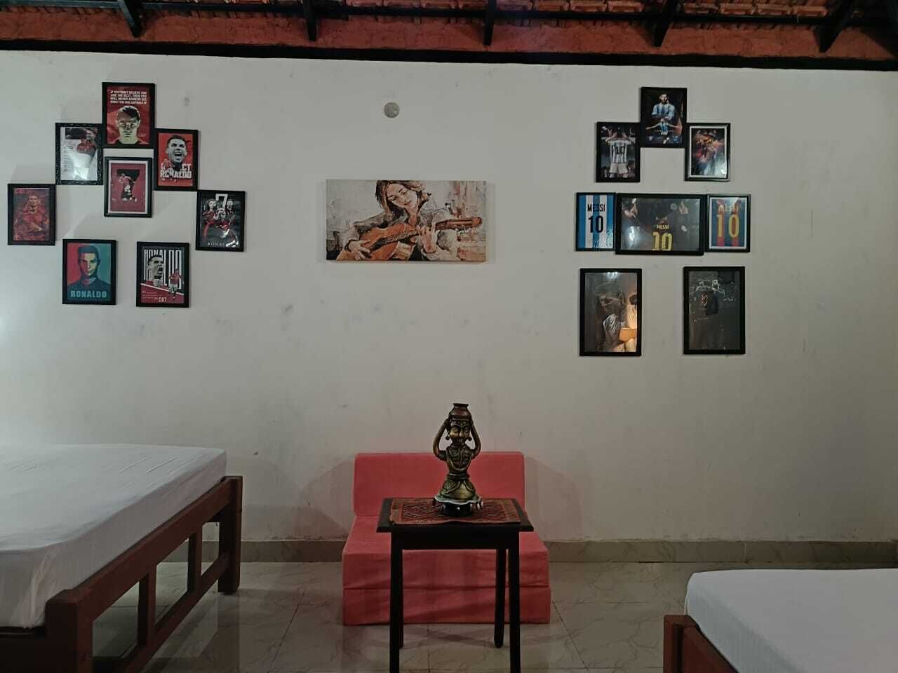 Perhehuone, näköala puutarhaan