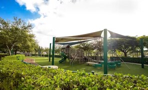 Children’s area - Sweet downtown Doral 1 bedroom (Doral)