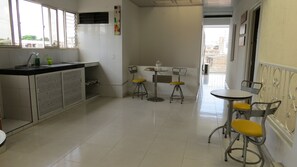 Dining - rumba y salsa accommodation (Cali)