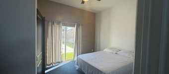 Spacious 4-bedroom modern pool house
