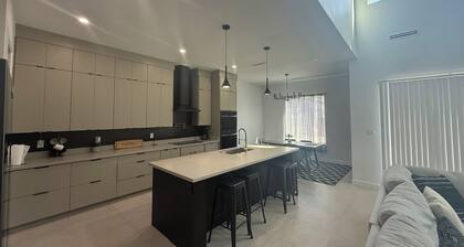 Spacious 4-bedroom modern pool house