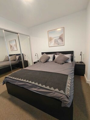 Iron/ironing board, free WiFi - Apartment in Adelaide CBD with parking (Adelaide)