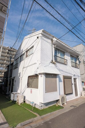 Exterior - Gorgeous 1-bedroom apartment with AC in lively Setagaya, near Daitabashi Station (Setagaya)